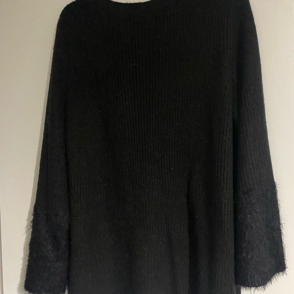 Sweater - Picture 4 of 6